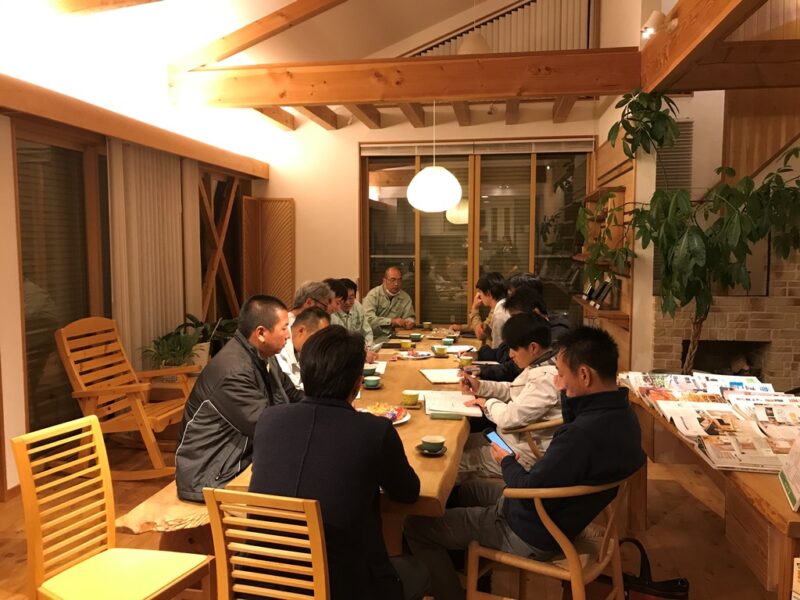 11月の住こや家会の会議が行われました