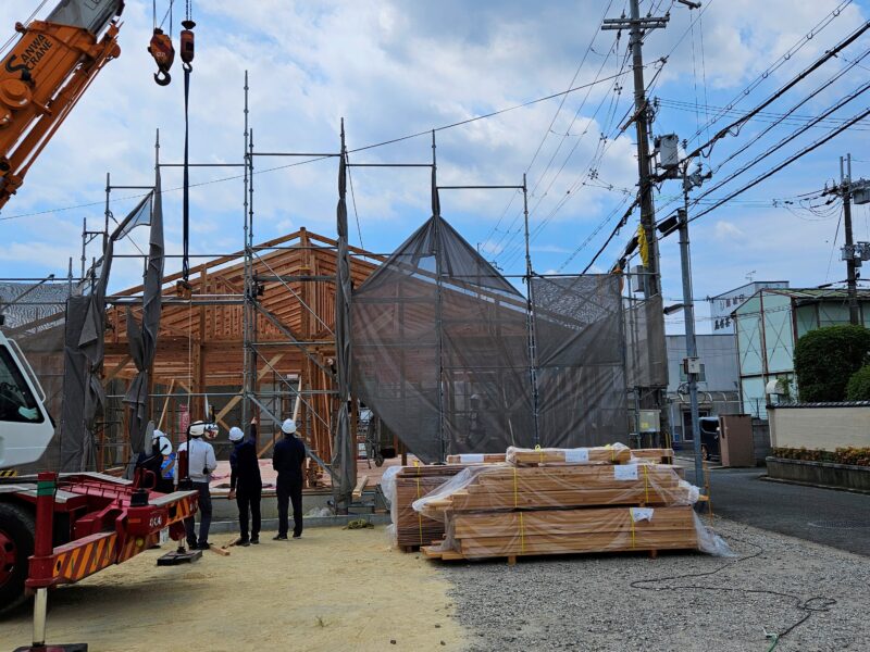 奈良県初！奈良市の平屋 戸建て新築現場 上棟です。